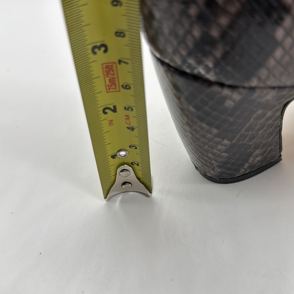 Marc Fisher Snakeskin Pointy Ankle Boots Size Size 5.5 MCA7041K - Picture 4 of 7